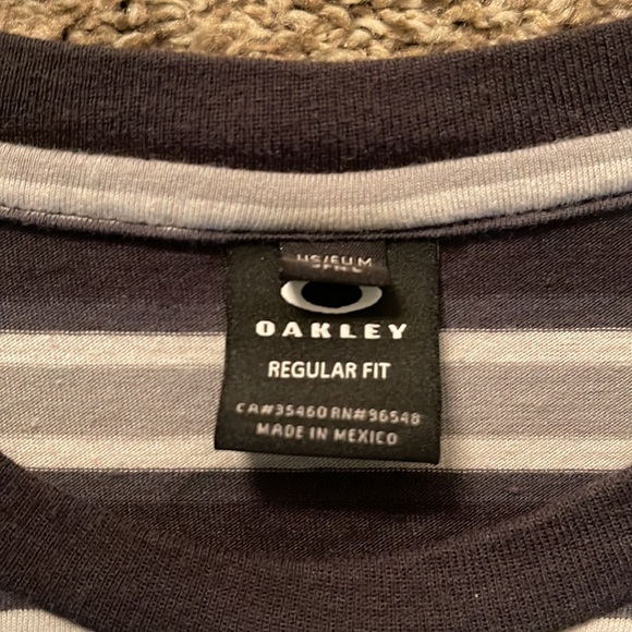 Oakley T-Shirt - Picture 3 of 5